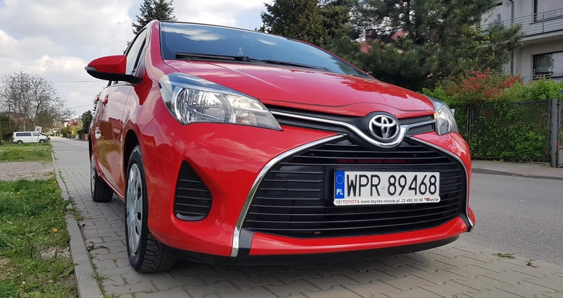 Toyota Yaris cena 39500 przebieg: 34000, rok produkcji 2015 z Proszowice małe 742